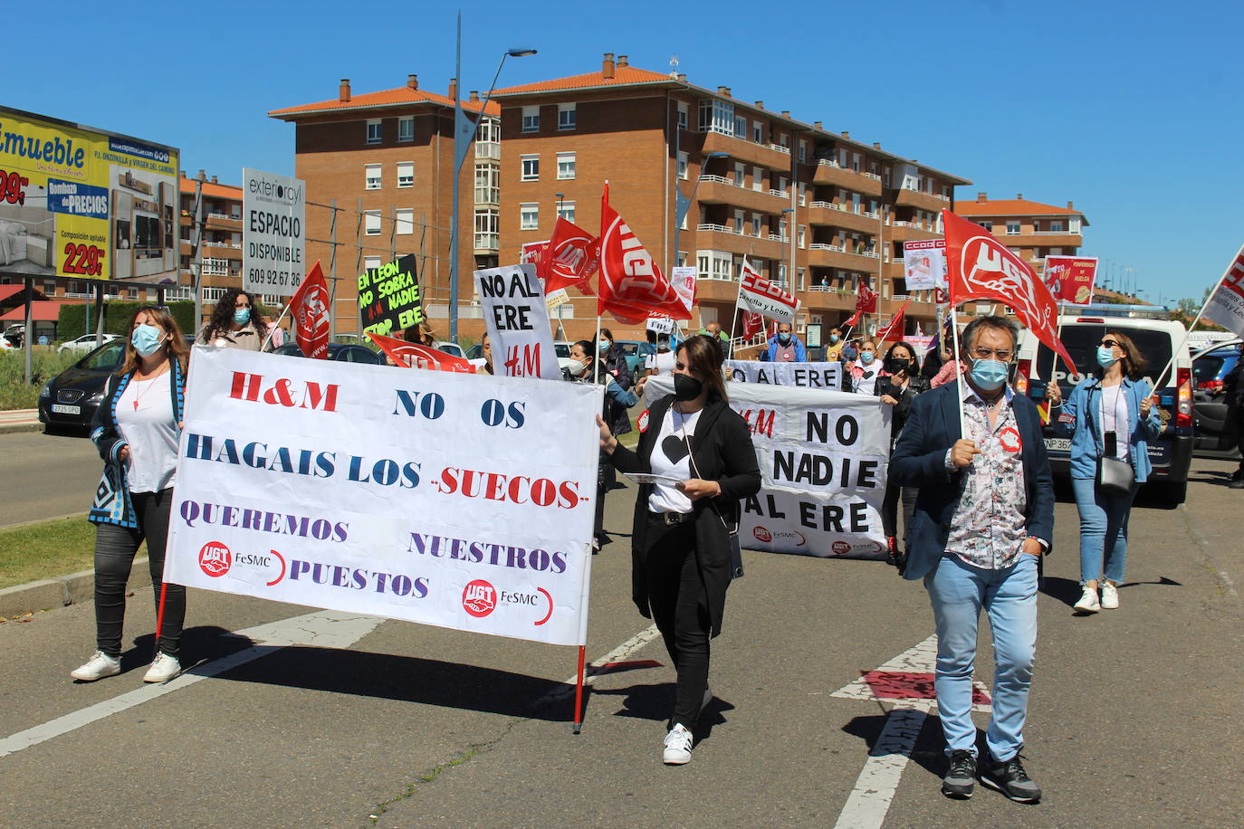 Los empleados de la multinacional sueca de H&M vuelven a concentrarse contra un Ere que conlleva 17 despidos en las dos tiendas de León y Ponferrada.