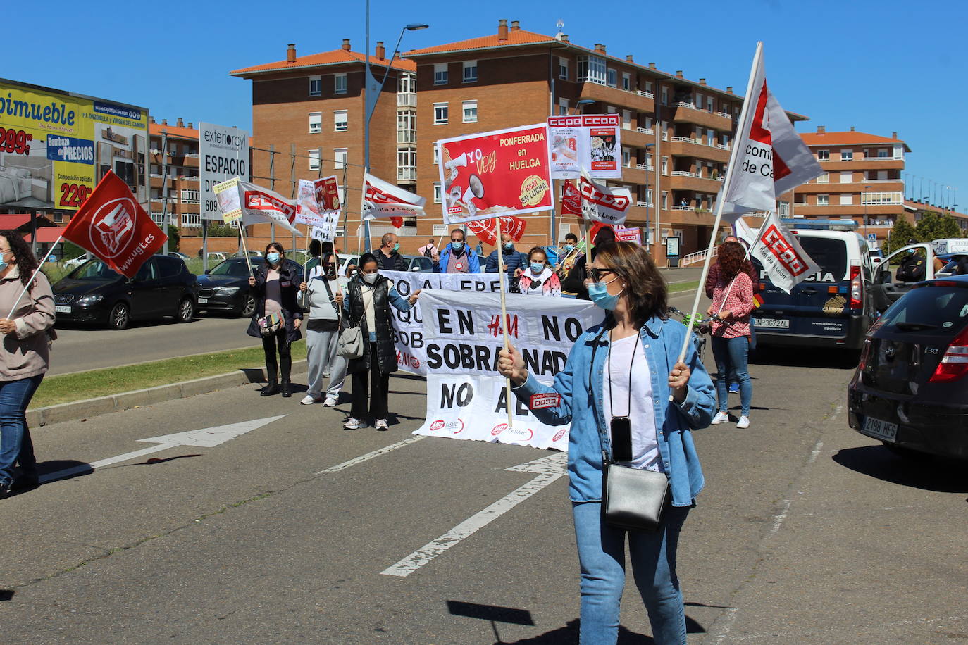 Los empleados de la multinacional sueca de H&M vuelven a concentrarse contra un Ere que conlleva 17 despidos en las dos tiendas de León y Ponferrada.