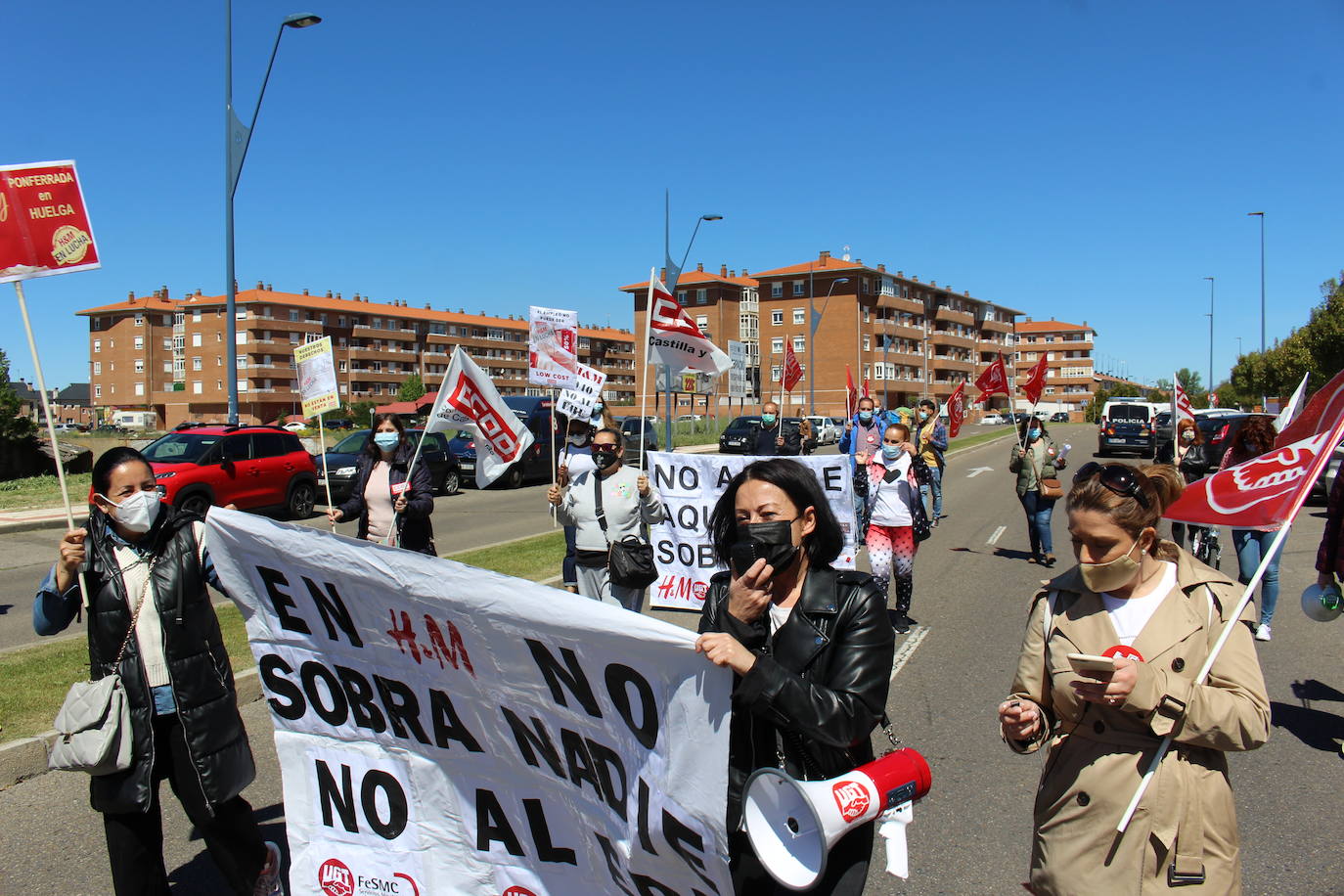 Los empleados de la multinacional sueca de H&M vuelven a concentrarse contra un Ere que conlleva 17 despidos en las dos tiendas de León y Ponferrada.