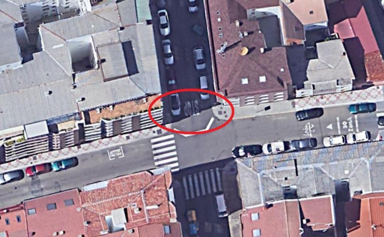 Imagen de la zona en la que se propone el paso de cebra.