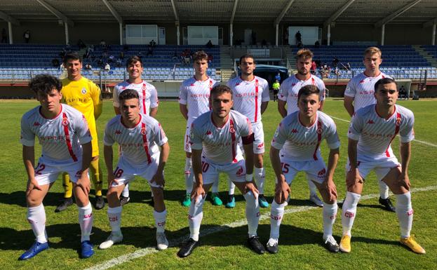 El Júpiter Leonés, en formación antes de su encuentro ante el Burgos Promesas de la segunda fase.