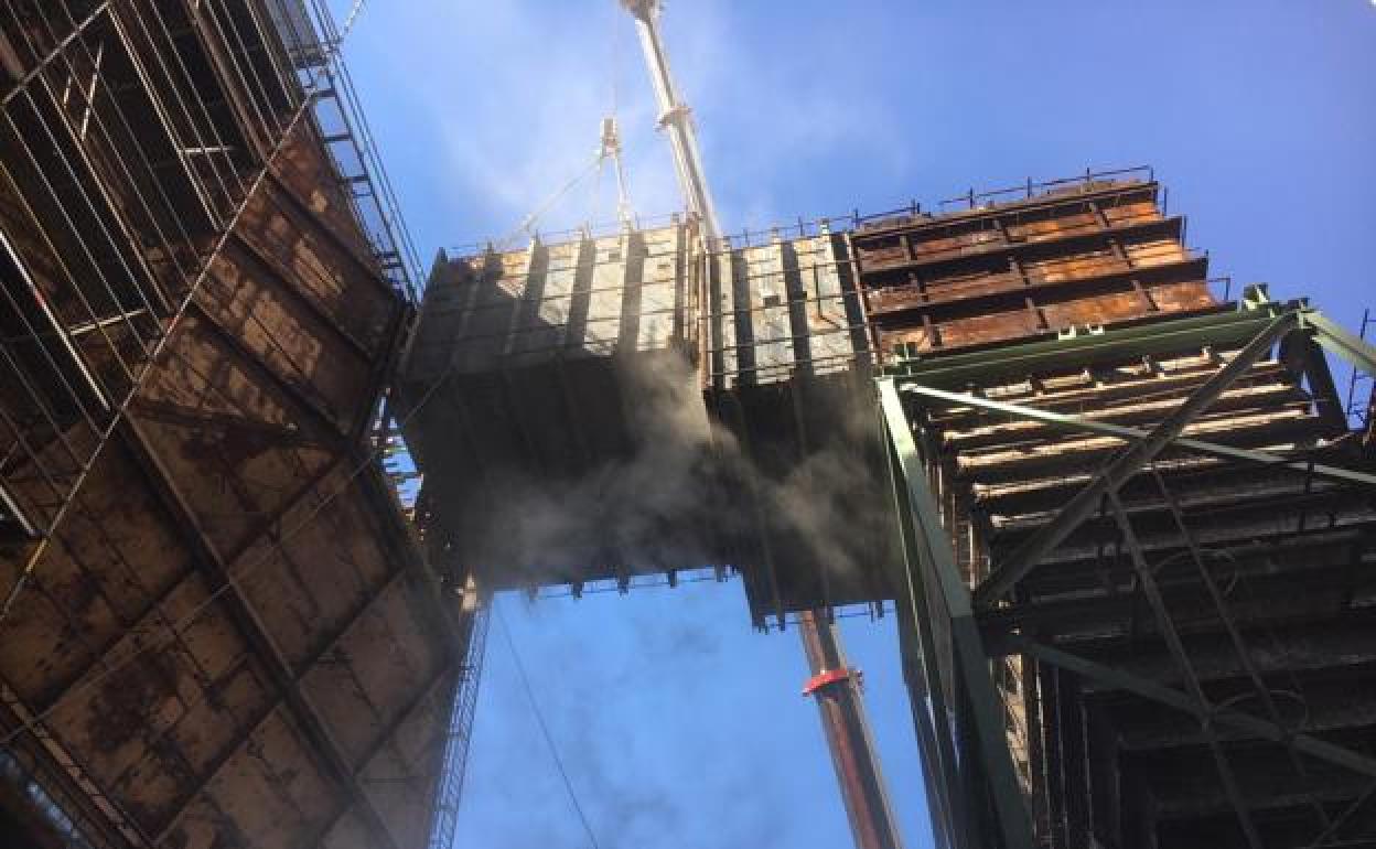 Imagen de los trabajos de desmantelamiento de Compostilla.