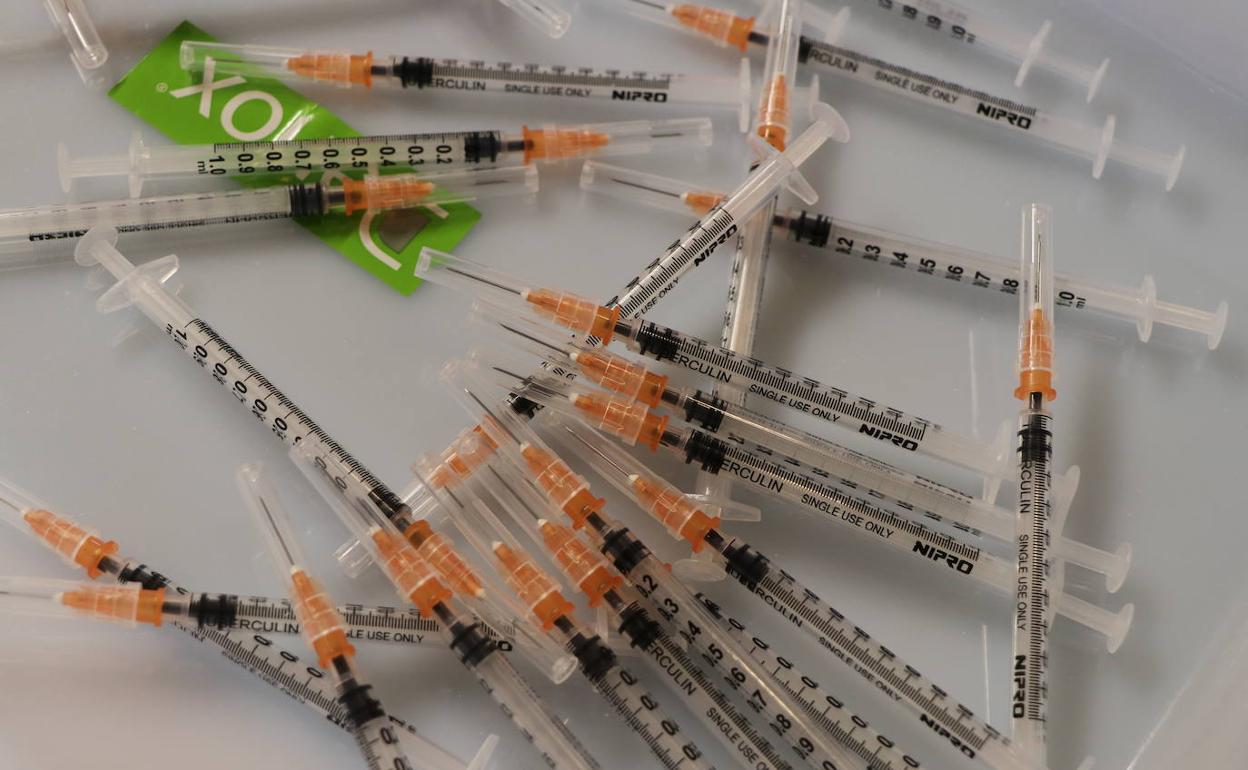 Inyectables con la vacuna contra la covid-19.