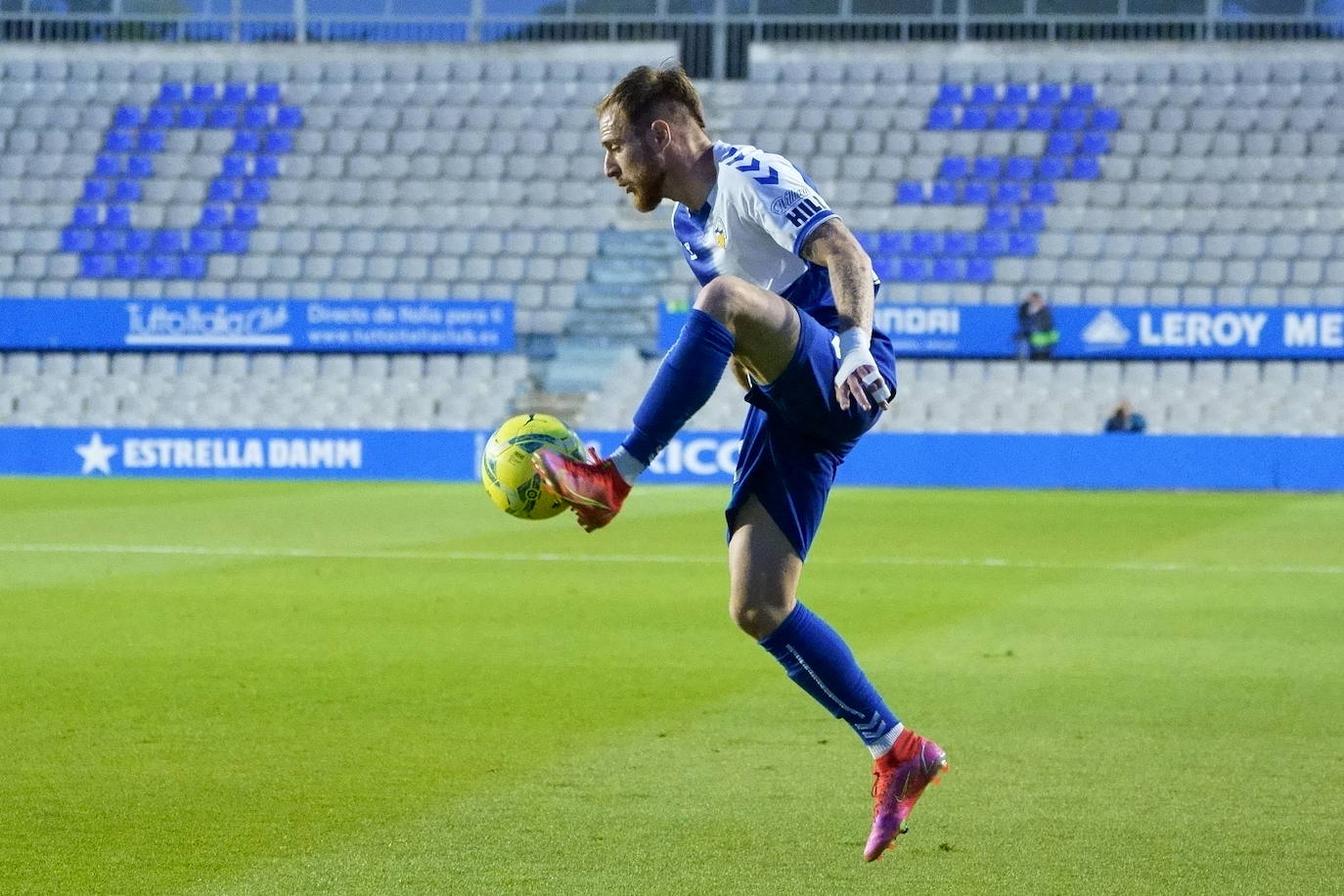 La SD Ponferradina visita la Nova Creu Alta para medirse al CE Sabadell en el último partido a domicilio del curso.