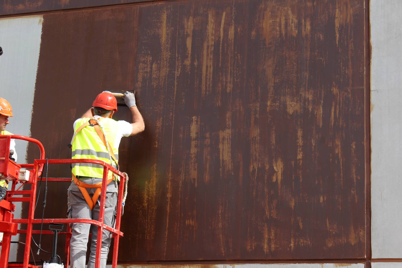 El hangar dedicado a la investigación estará listo a finales de verano en el campus de Vegazana 