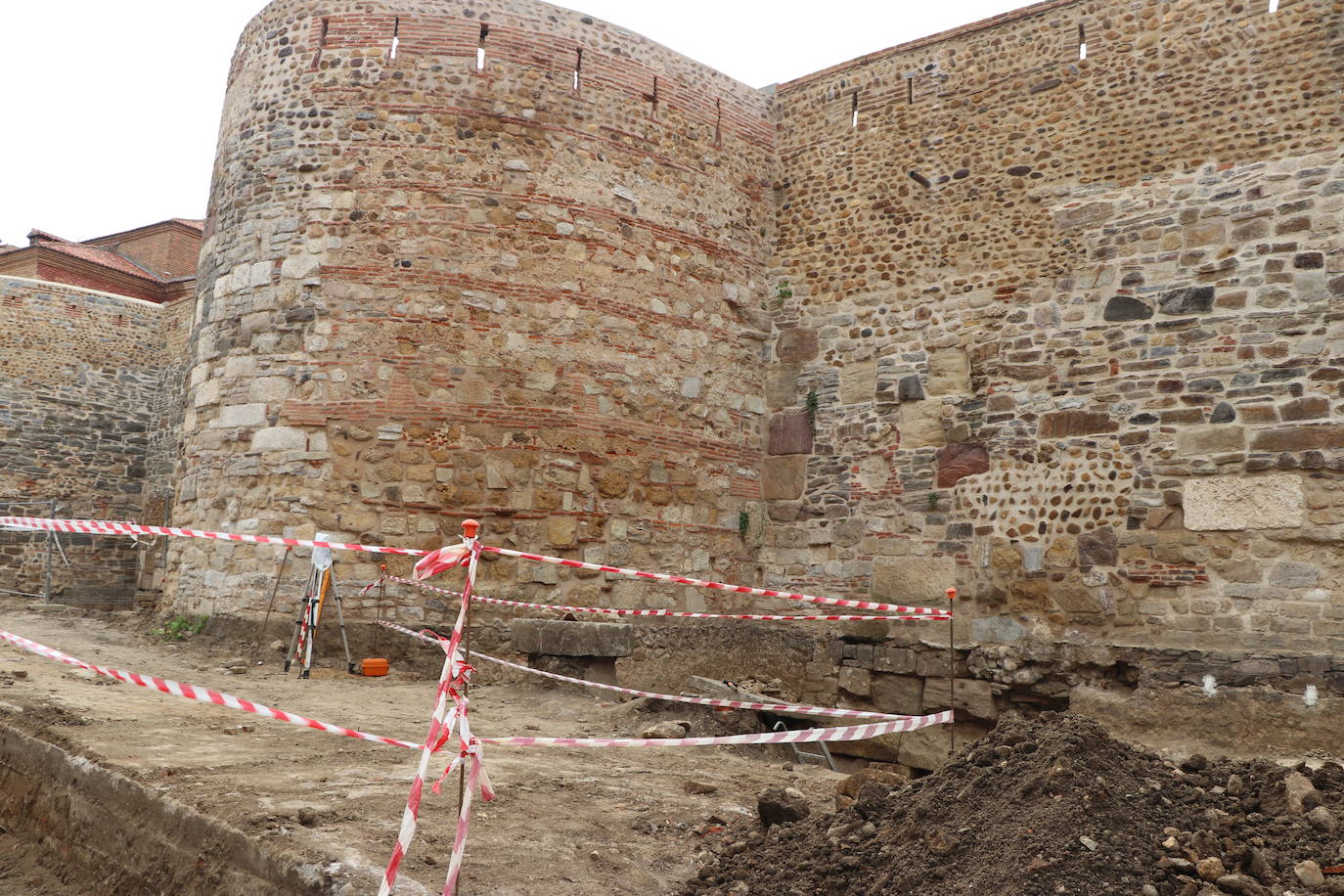 La zona arqueológica de la Era del Moro dotará a la capital de nuevos lienzos de su muralla que será puesta en valor.
