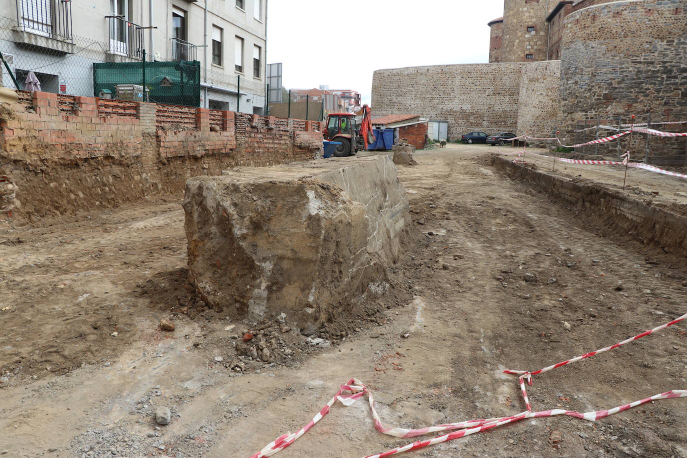 La zona arqueológica de la Era del Moro dotará a la capital de nuevos lienzos de su muralla que será puesta en valor.