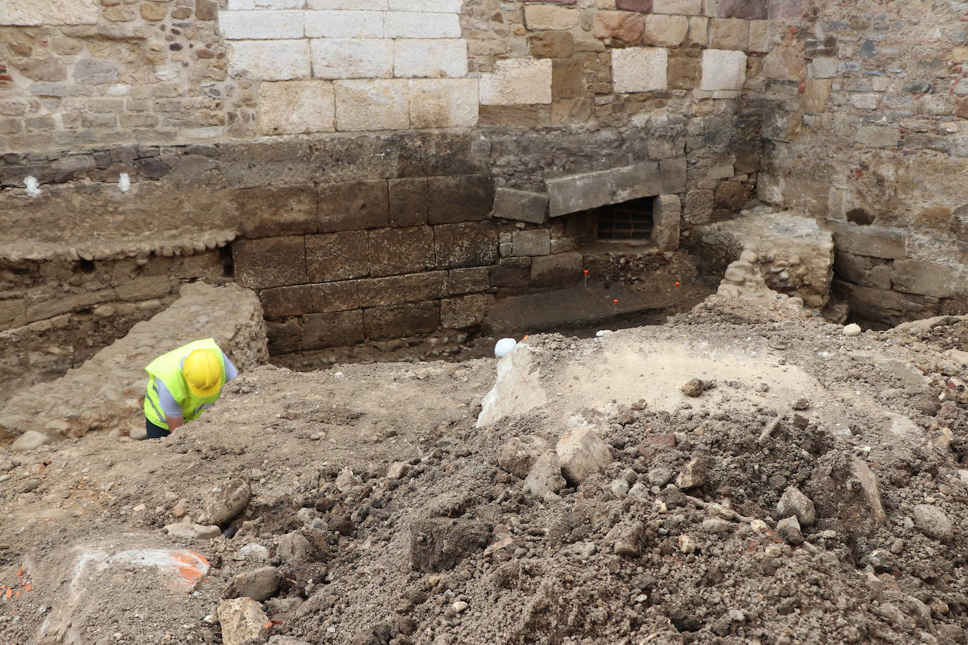 La zona arqueológica de la Era del Moro dotará a la capital de nuevos lienzos de su muralla que será puesta en valor.