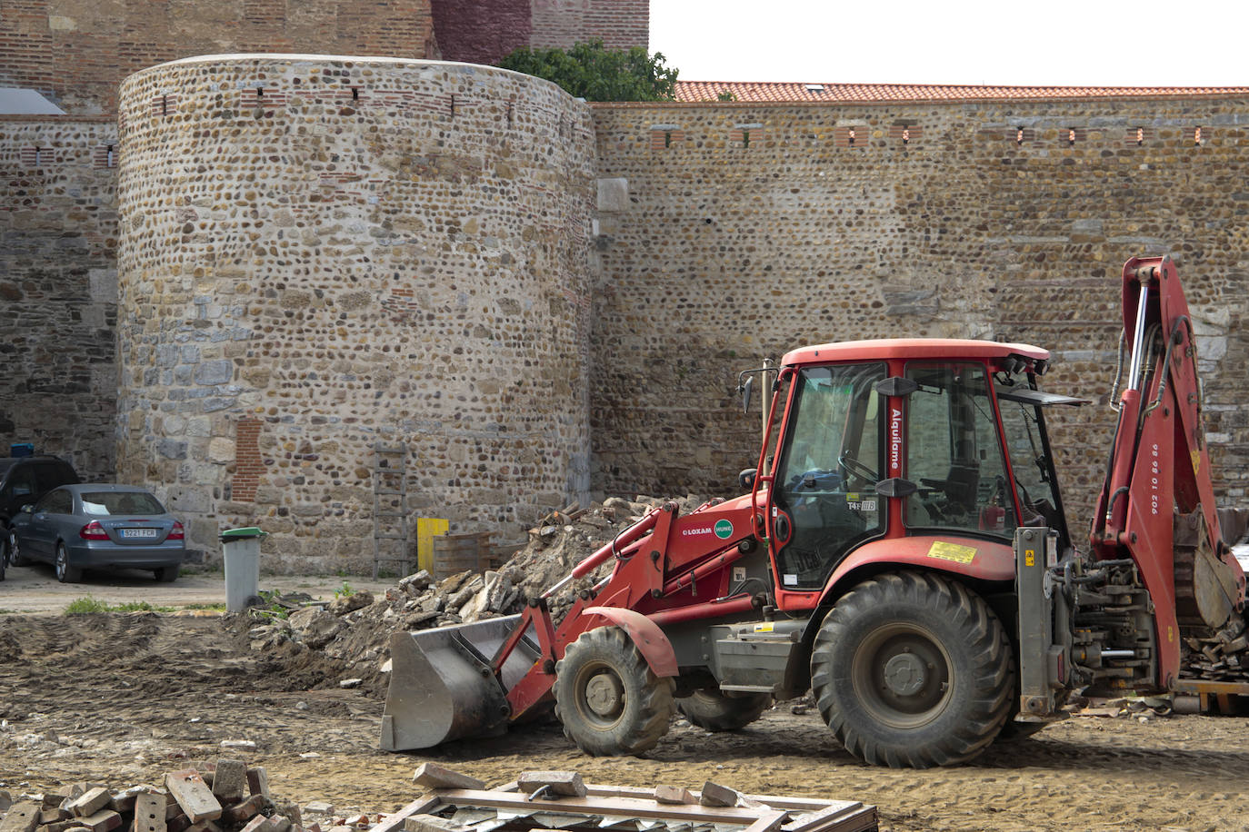 La zona arqueológica de la Era del Moro dotará a la capital de nuevos lienzos de su muralla que será puesta en valor.