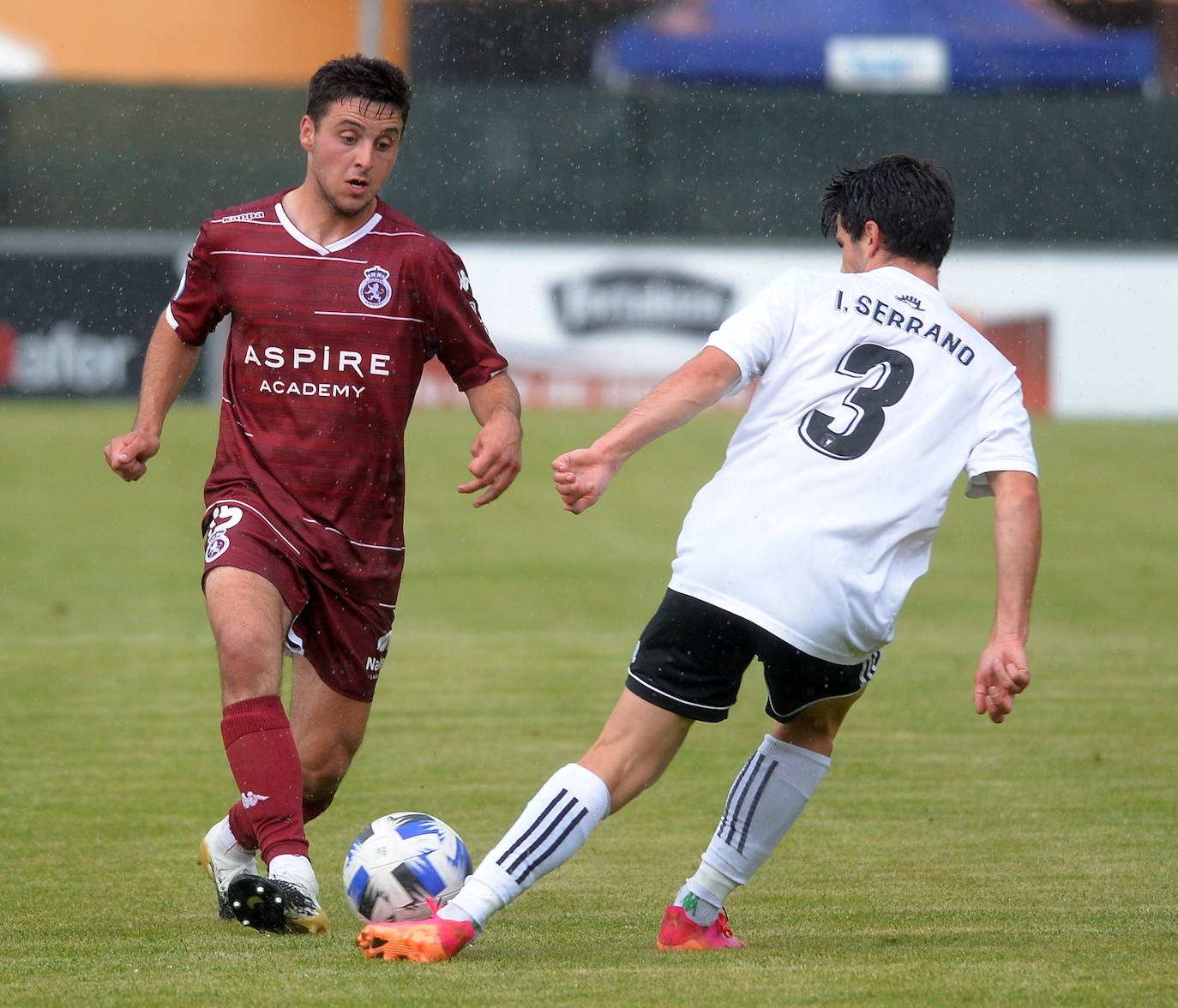 El conjunto leonés pierde en las semifinales de la fase de ascenso ante el Burgos Promesas por 2-1.