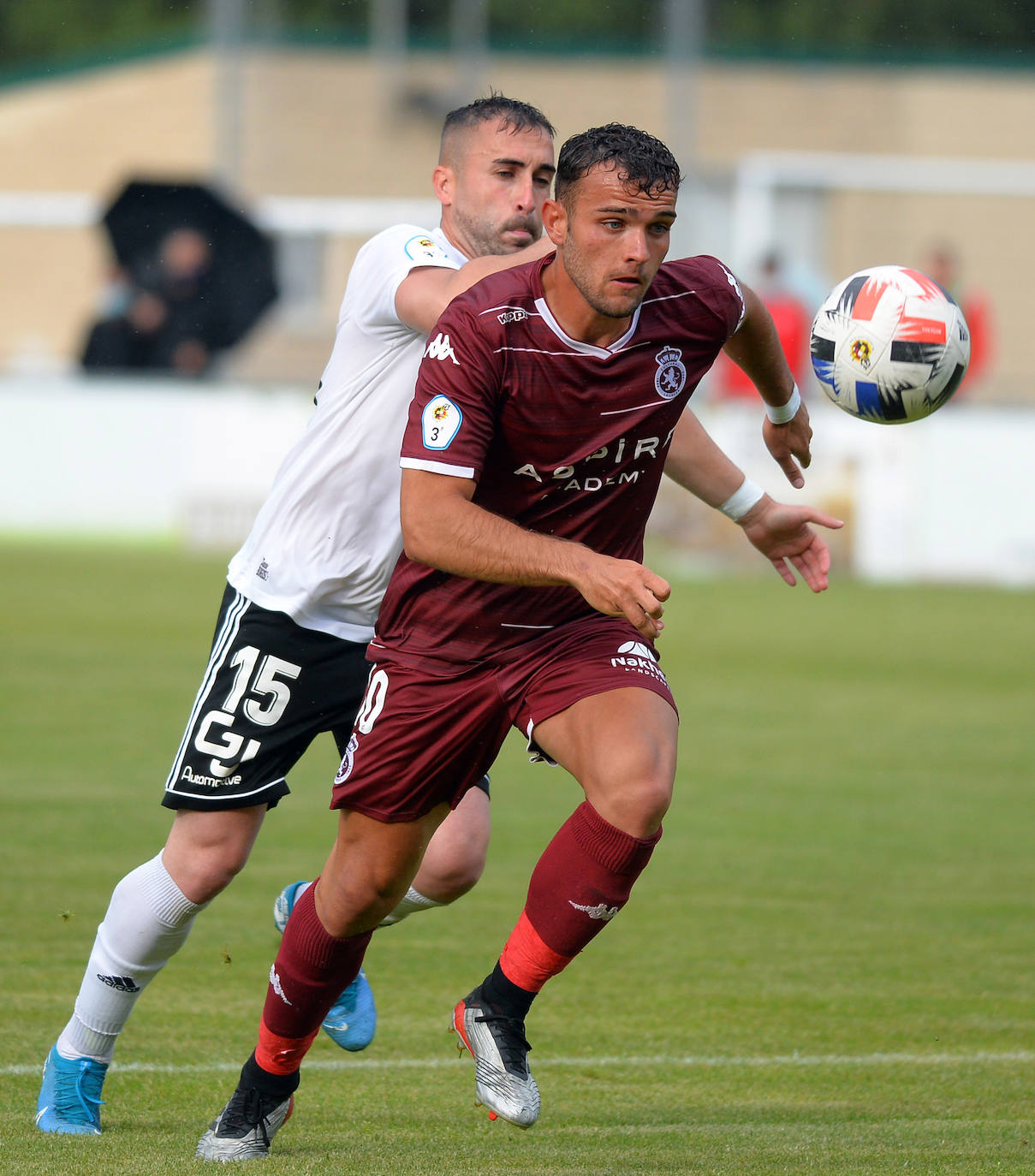 El conjunto leonés pierde en las semifinales de la fase de ascenso ante el Burgos Promesas por 2-1.