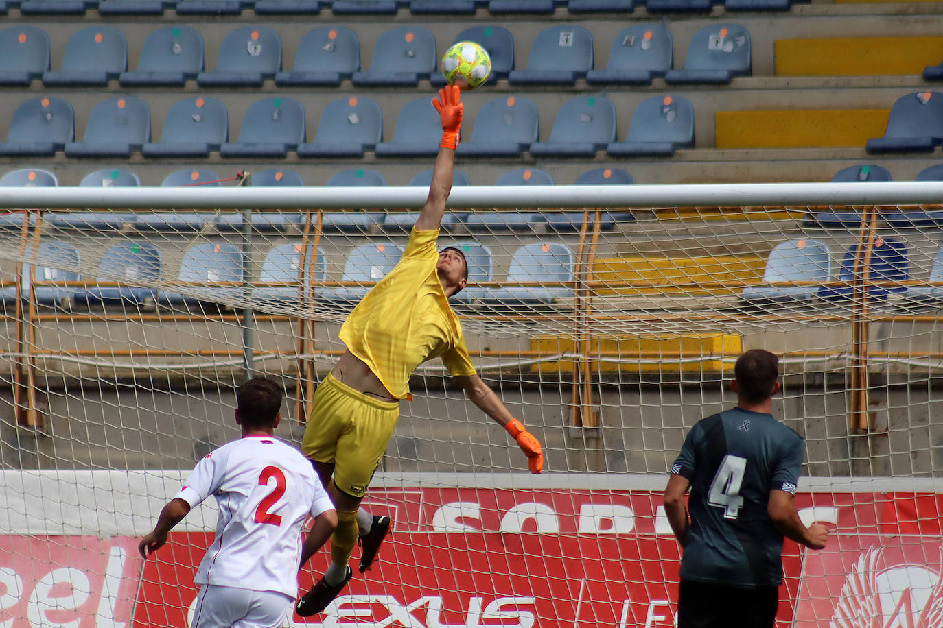 El conjunto dirigido por Adrián Cantabrana no puede con el Rayo Vallecano y pone el broche a una histórica temporada con derrota.