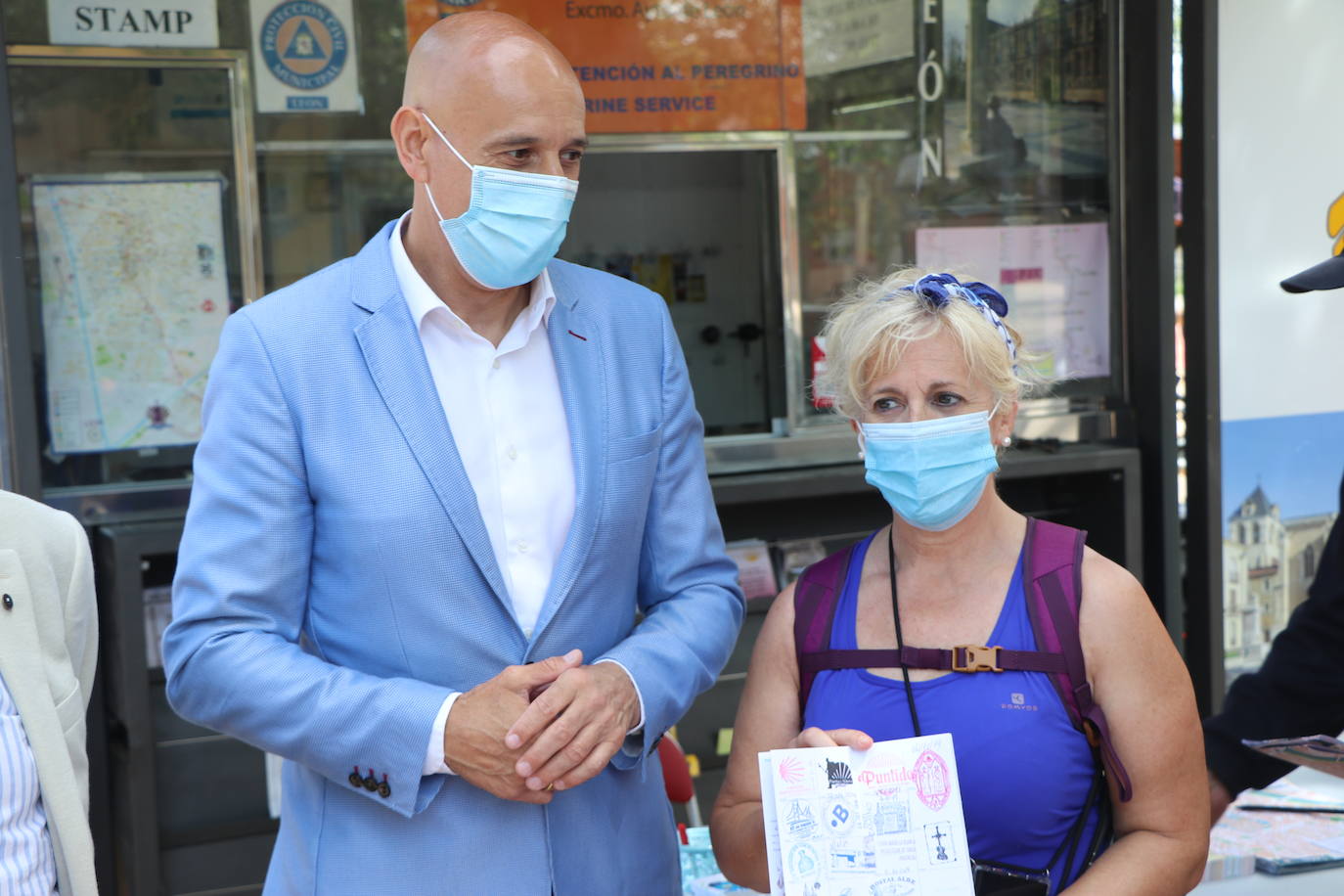 El puesto de información al peregrino de Puentecastro recupera su actividad con el objetivo de recuperar sus cifras de antes de la pandemia.