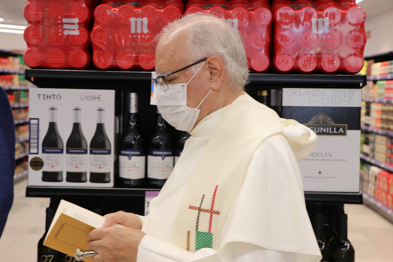 La cadena E.Leclerc estrena su quinto supermercado en el Alfoz con varias personalidades en su inauguración.