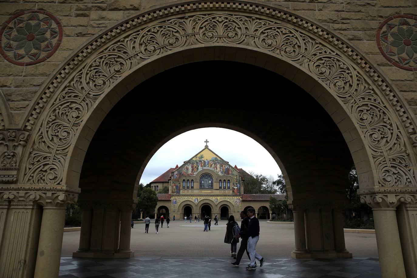 12.- UNIVERSIDAD DE STANFORD (CALIFORNIA)