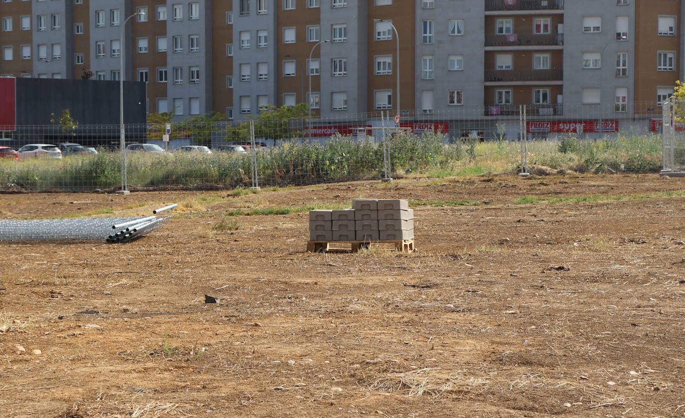 La parcela de La Palomera ha comenzado a presenciar las primeras obras para la construcción de esta instalación, que está prevista que esté lista en 2023.