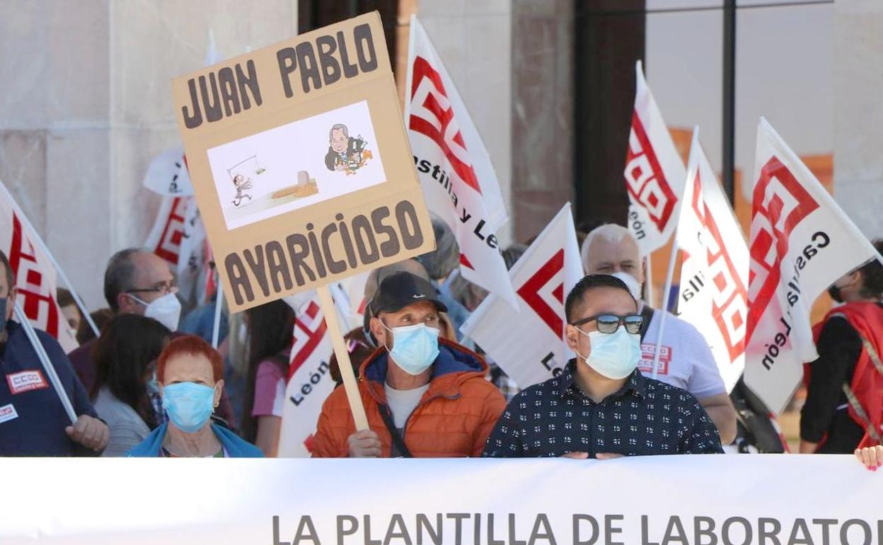 Trabajadores de la planta leones de Ovejero, durante una de sus protestas.