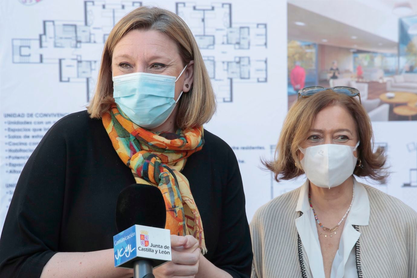 La consejera de Familia e Igualdad de Oportunidades, Isabel Blanco, visita la Residencia Mixta de Personas Mayores «Armunia». 