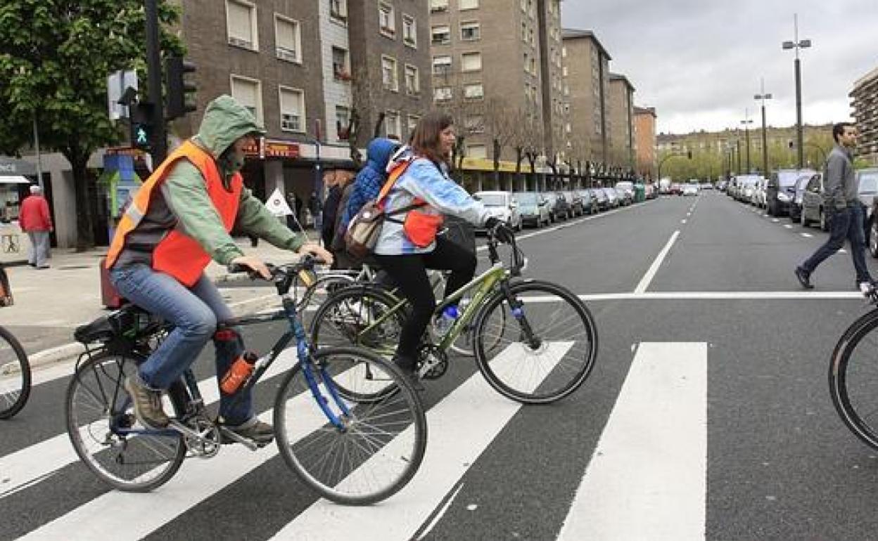 La bici, un modo excelente de reducir la contaminación en las ciudades. 