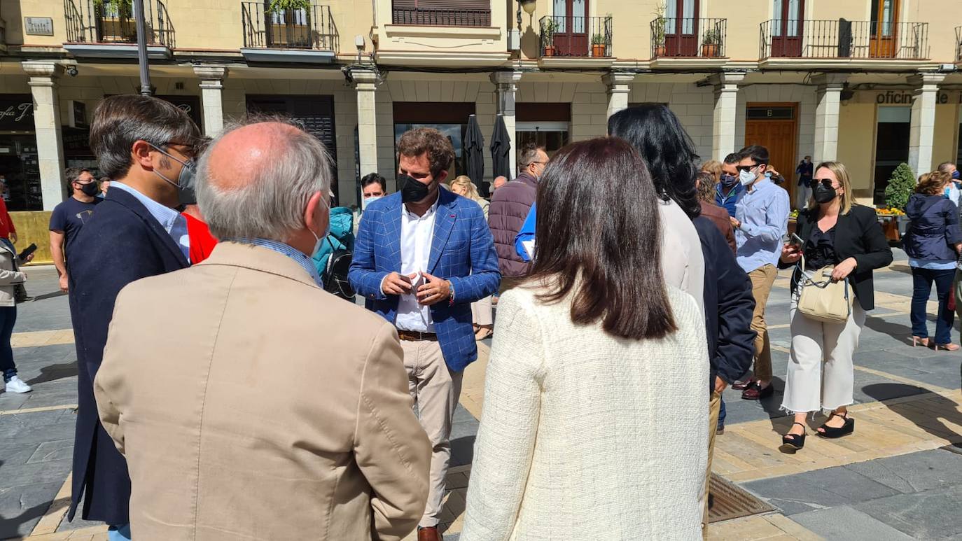 El alcalde de Almanza se cita con afiliados para presentar su candidatura al PP de León.