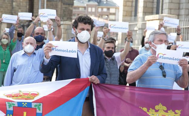 García presenta un proyecto «sin puñales» y con la experiencia «que otros no tienen» para liderar el PP de León