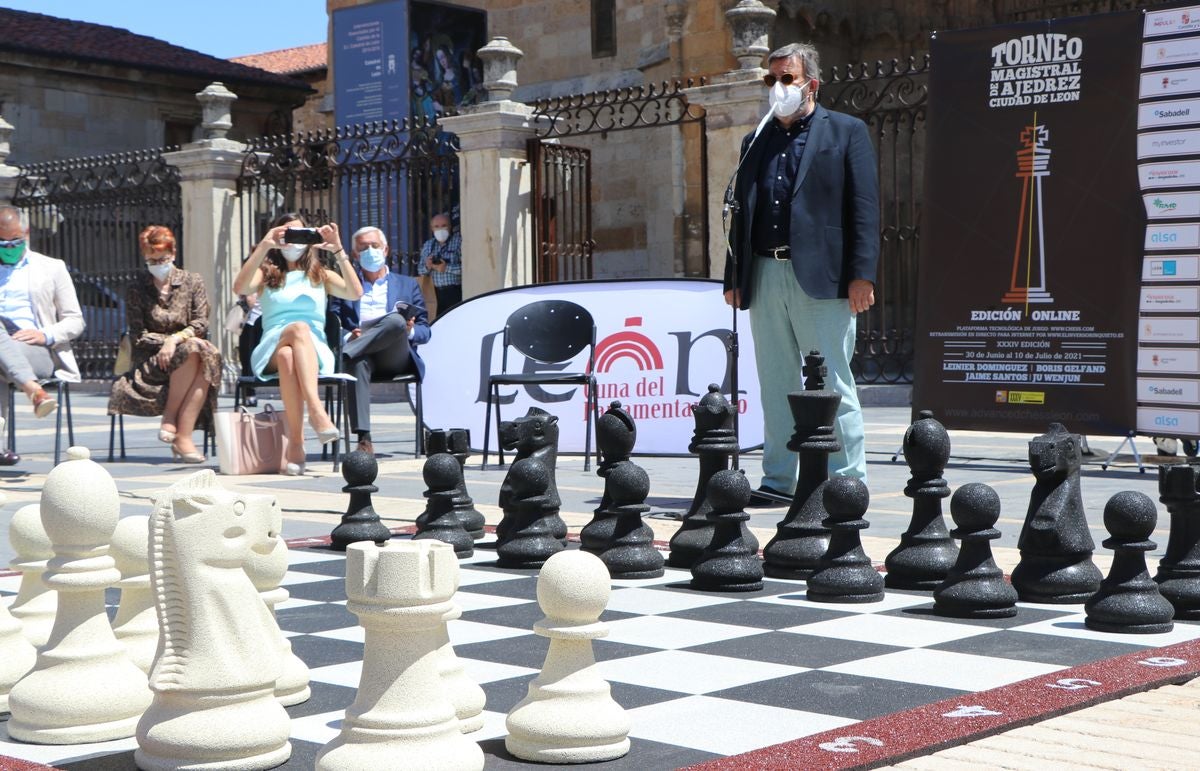 El torneo presenta su nueva edición a los pies de la Catedral y repetirá su formato online