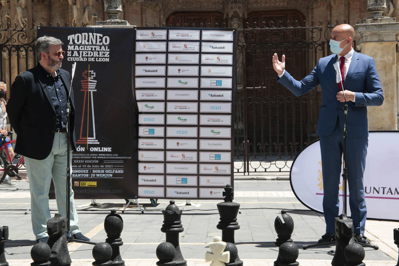 El torneo presenta su nueva edición a los pies de la Catedral y repetirá su formato online