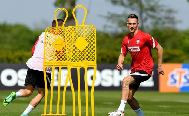 Arkadiusz Milik, durante un entrenamiento con Polonia. 