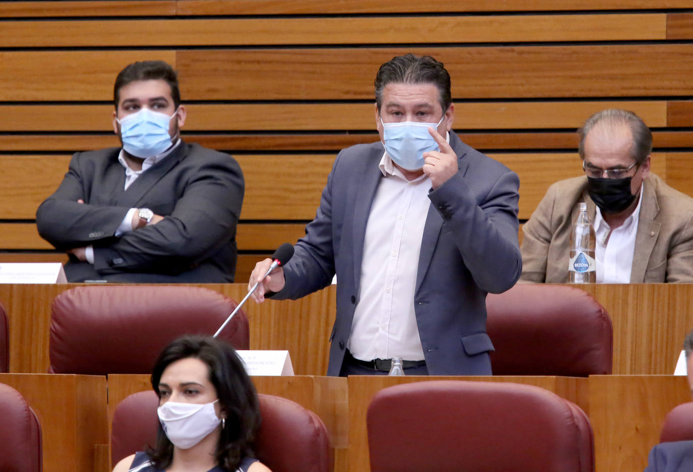 El presidente de la Junta, Alfonso Fernández Mañueco, junto al vicepresidente Francisco Igea en el pleno de las Cortes de Castilla y León