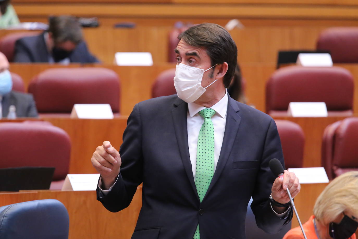 El presidente de la Junta, Alfonso Fernández Mañueco, junto al vicepresidente Francisco Igea en el pleno de las Cortes de Castilla y León