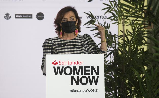 Carmen Calvo: «Las mujeres no podemos incorporarnos a lo que ya está establecido sin más»