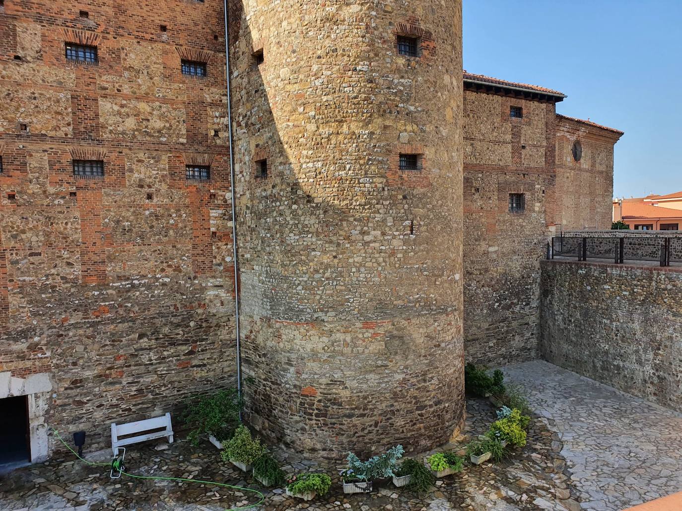 'Muestar de la exposiciónTrazas: Edificios y maestros de la provincia de León