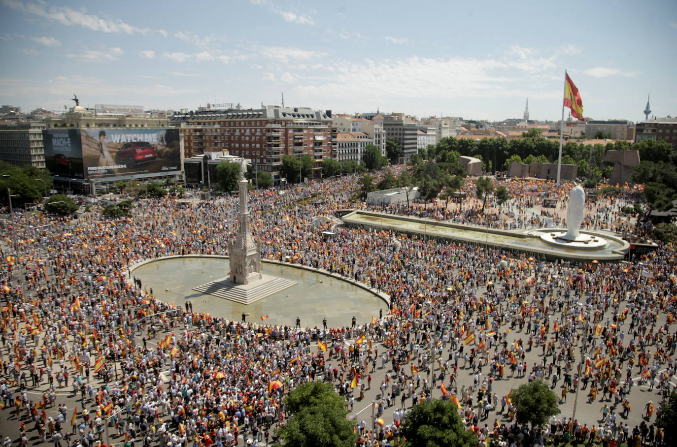 Vista general de la manifestación de Colón.