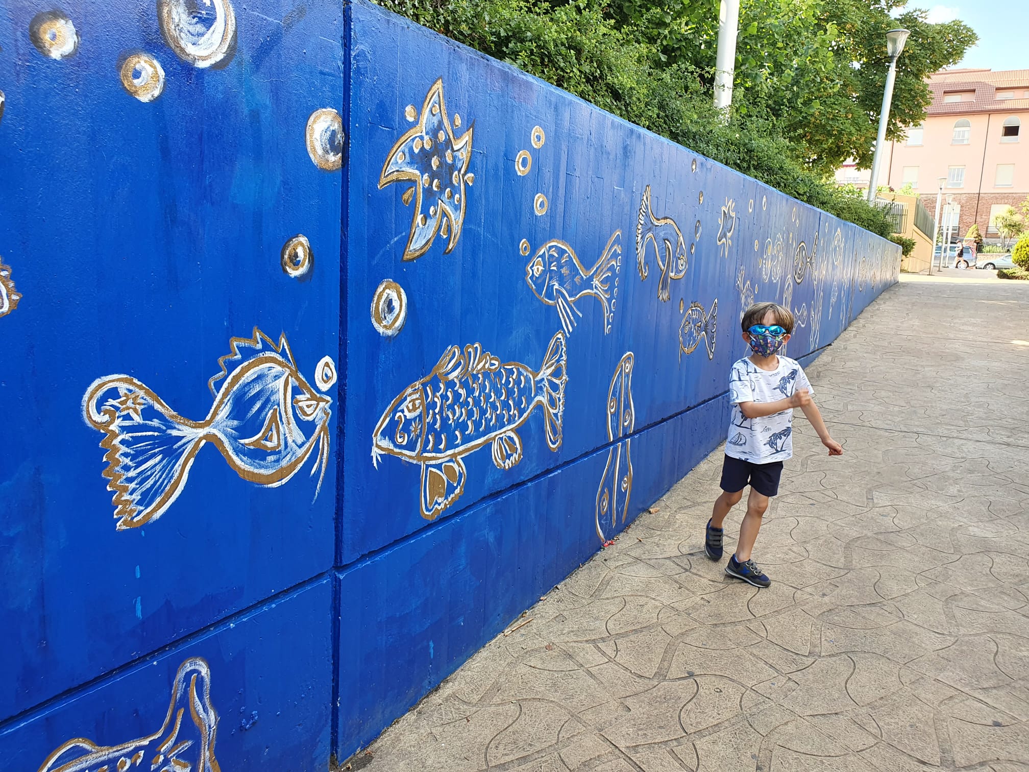 Inauguración del mural artístico de los Peces en homenaje a Miguel Escanciano.