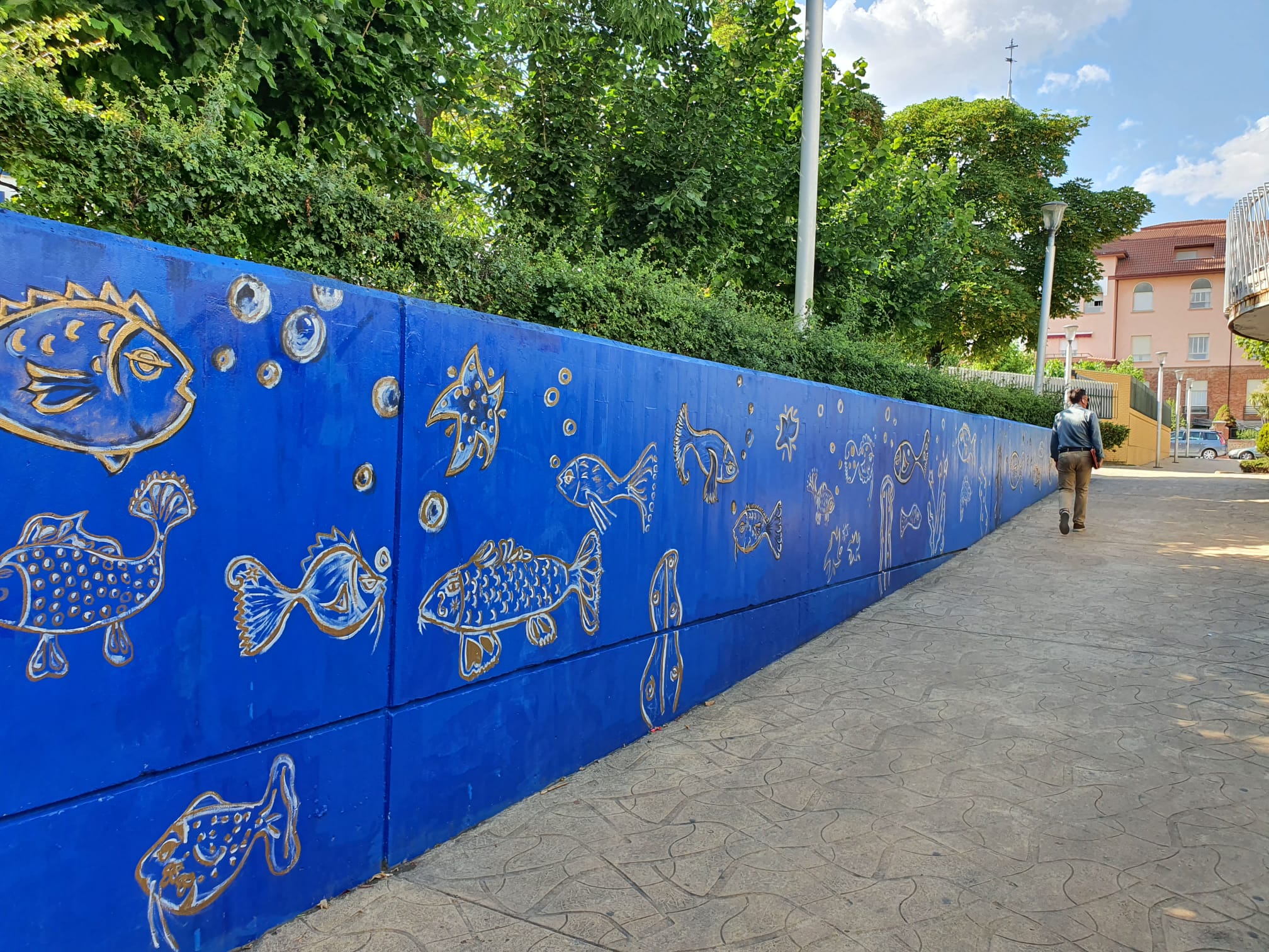 Inauguración del mural artístico de los Peces en homenaje a Miguel Escanciano.