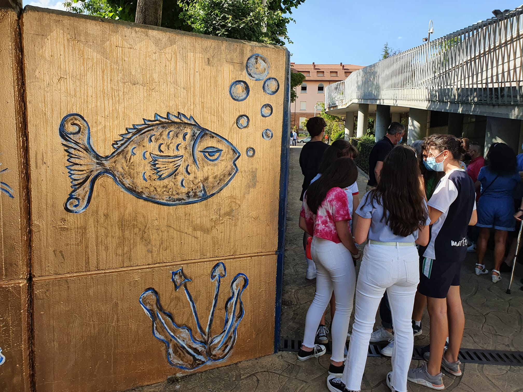 Inauguración del mural artístico de los Peces en homenaje a Miguel Escanciano.