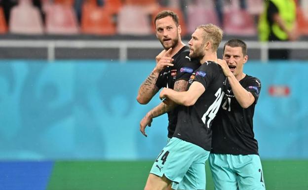 Los gestos polémicos de Marko Arnautovic tras marcar el gol a Macedonia.