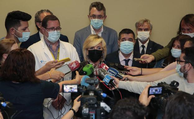 Visita de Verónica Casado al Hospital de León.