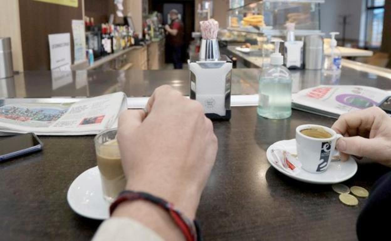 La barra del bar, principal novedad de este nuevo panorama.