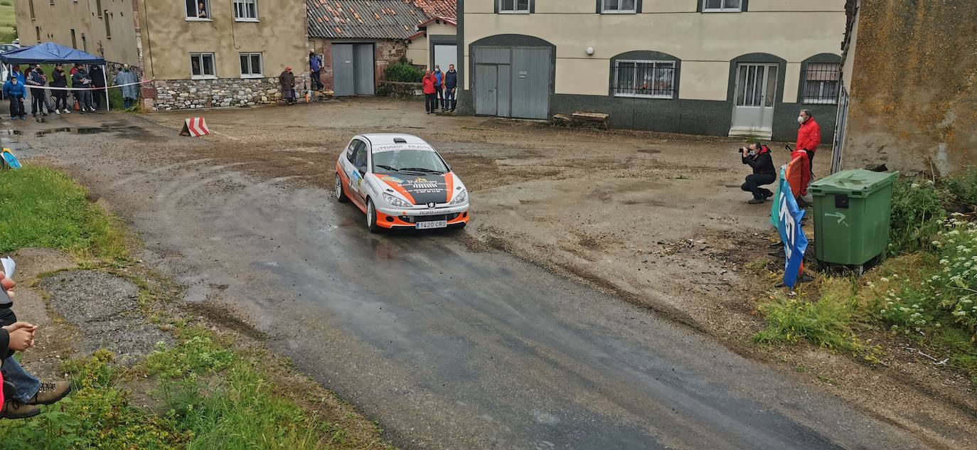 Las carreteras y curvas de la montaña central leonesa se convierten este sábado en el circuito del XXIII Rallye de León con etapas que recorren desde los tramos de la mina en la zona de Gordón hasta los valles de Arbás y Omaña