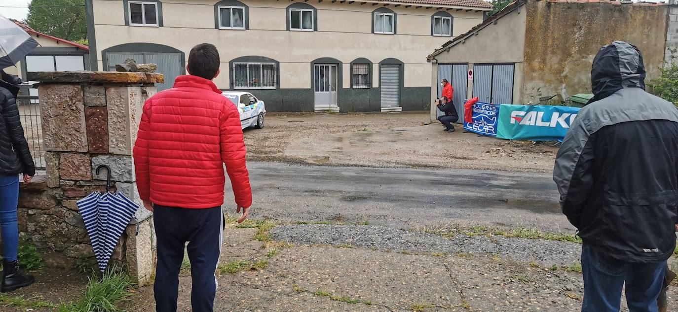 Las carreteras y curvas de la montaña central leonesa se convierten este sábado en el circuito del XXIII Rallye de León con etapas que recorren desde los tramos de la mina en la zona de Gordón hasta los valles de Arbás y Omaña