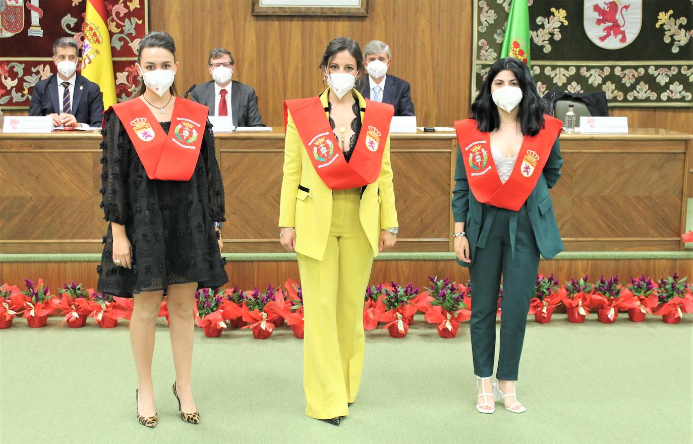 La ULE entregó los premios y becas a varios alumnos de la Facultad de Derecho, en el día de su patrón.