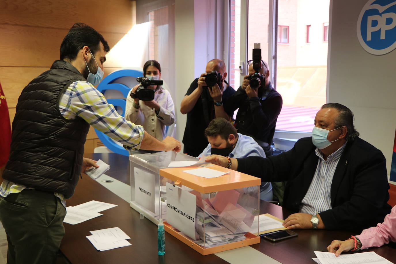 Fotos: Elecciones en el PP de León