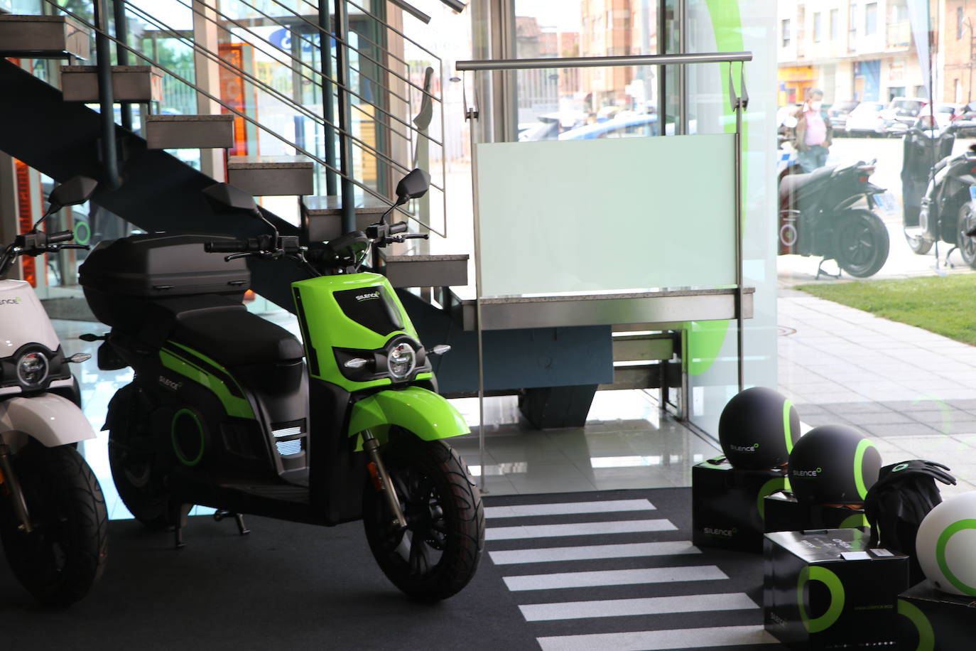 Presentación de Silence León