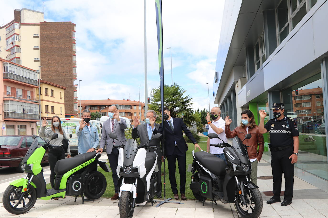 Presentación de Silence León