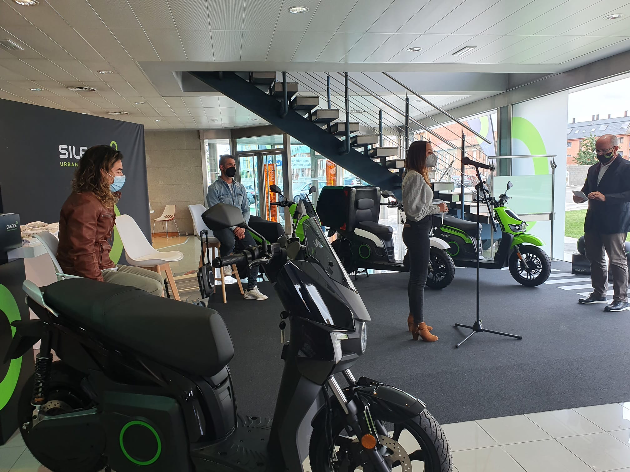 Presentación de Silence León