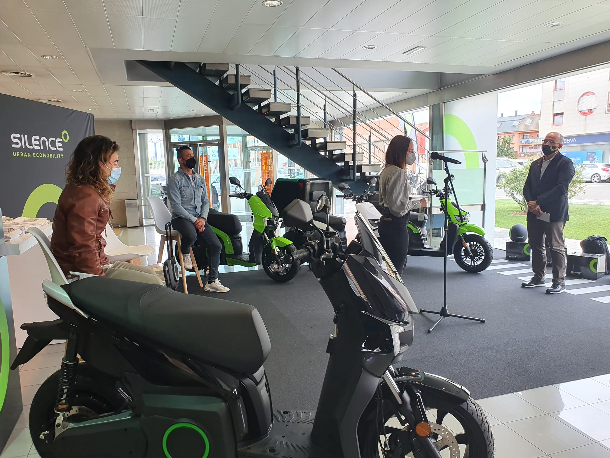 Presentación de Silence León