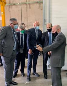 Imagen secundaria 2 - Reunión a tres partes para estudiar vías de colaboración.