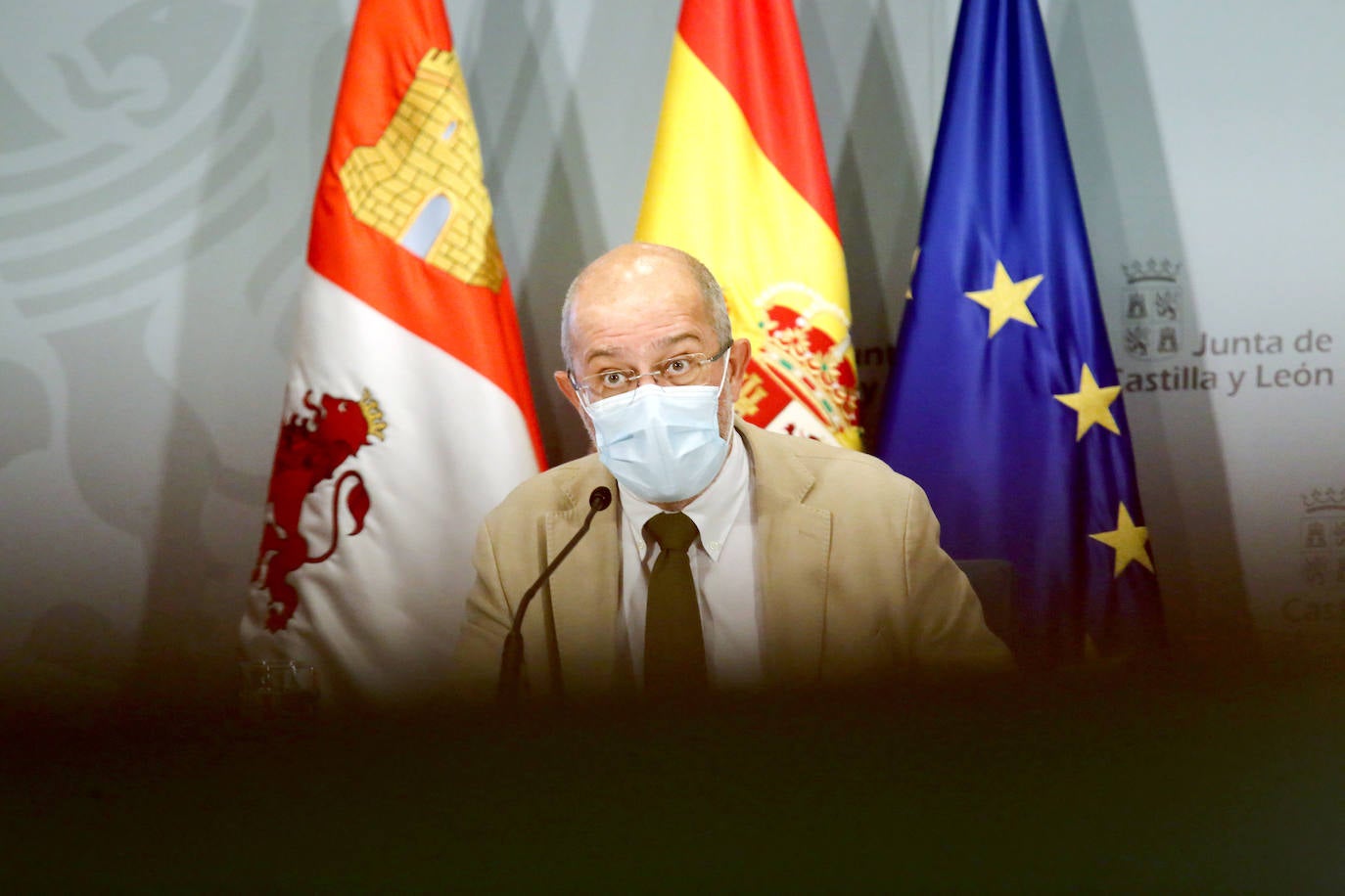 El vicepresidente, portavoz y consejero de Transparencia, Ordenación del Territorio y Acción Exterior, Francisco Igea, y la consejera de Sanidad, Verónica Casado, comparecen en rueda de prensa posterior al Consejo de Gobierno