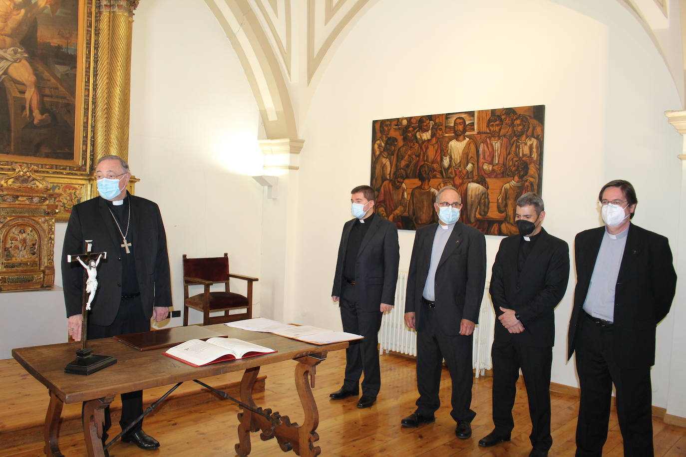 Cuatro delegados episcopales y un nuevo vicario general toman el relevo en el Consejo episcopal en un acto simbólico y cargado de recuerdo e ilusión en el Salón del Trono del Obispado de León